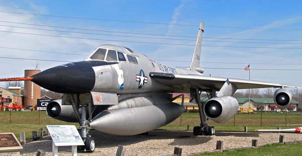 Стратегический бомбардировщик B-58 Hustler