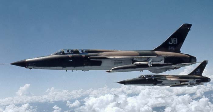 Истребитель-бомбардировщик F-105 Thunderchief