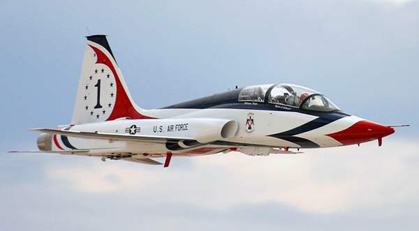 Учебно-тренировочный самолет T-38 Talon